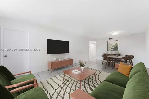 10852 N Kendall Dr #312, Miami, FL 33176