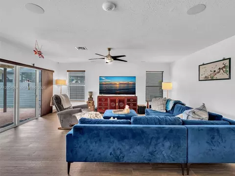 Living - 17351 SW 32nd Ct, Miramar, FL 33029 photo 6 of 7