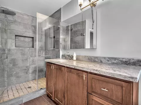 Bath - 17351 SW 32nd Ct, Miramar, FL 33029 photo 6 of 9