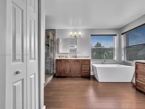 Bath - 17351 SW 32nd Ct, Miramar, FL 33029 photo 3 of 9
