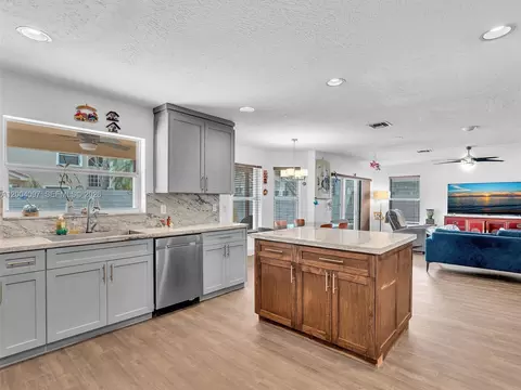 Kitchen - 17351 SW 32nd Ct, Miramar, FL 33029 photo 4 of 7