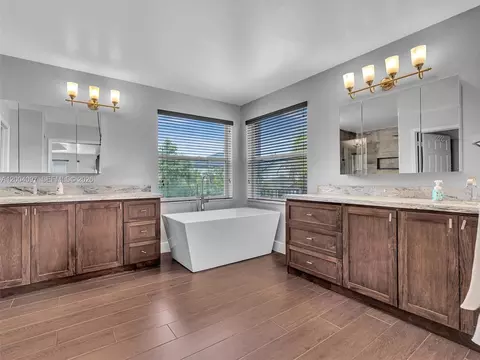 Bath - 17351 SW 32nd Ct, Miramar, FL 33029 photo 4 of 9