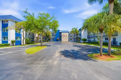 3190 Holiday Springs Blvd #4-306, Margate, FL 33063
