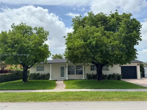 Exterior - 8064 W 14th Ave, Hialeah, FL 33014 photo 1 of 2