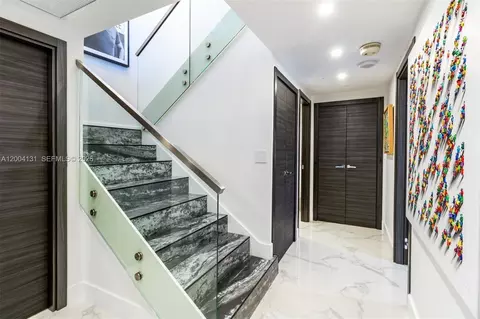 20191 E Country Club Dr #TH7, Aventura, FL 33180