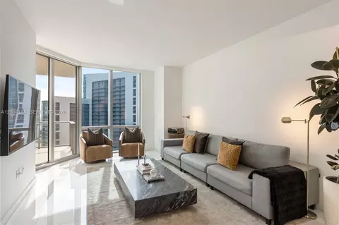 851 NE 1st Ave #4405, Miami, FL 33132