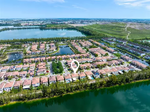 9890 NW 86th Ter, Doral, FL 33178