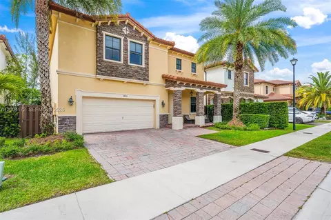 9890 NW 86th Ter, Doral, FL 33178