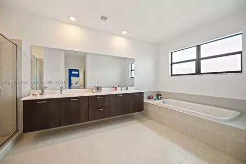 Bath - 4366 SW 174th Ave, Miramar, FL 33029 photo 1 of 6