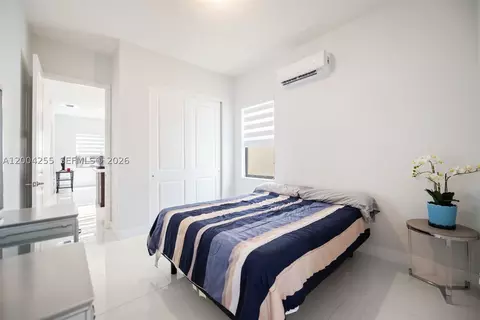 Bedroom - 4366 SW 174th Ave, Miramar, FL 33029 photo 5 of 5