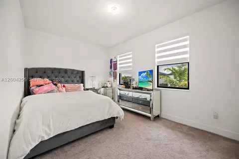Bedroom - 4366 SW 174th Ave, Miramar, FL 33029 photo 4 of 5