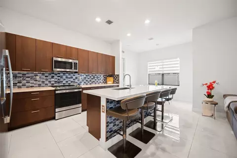 Kitchen - 4366 SW 174th Ave, Miramar, FL 33029 photo 1 of 3