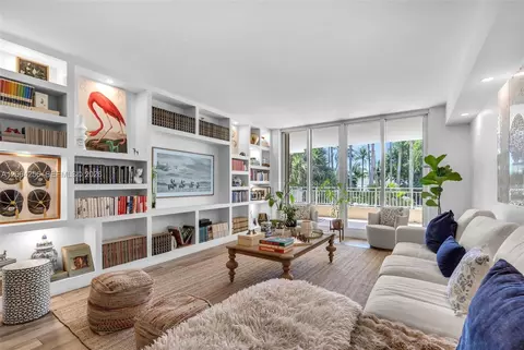 791 Crandon Blvd #302, Key Biscayne, FL 33149