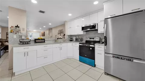 120 E 5th St #2, Hialeah, FL 33010 photo 14