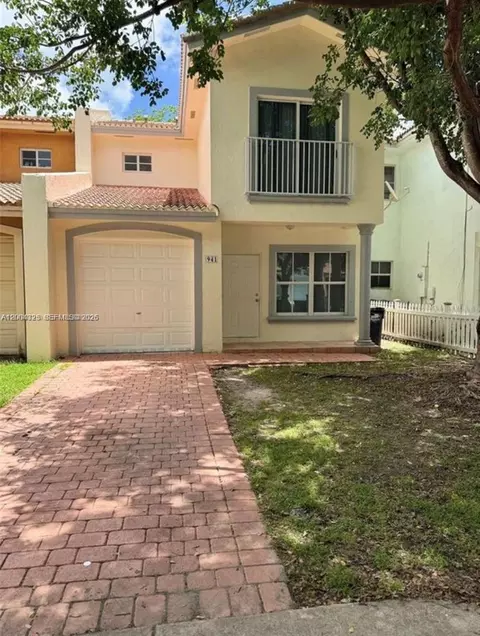941 SW 6th Pl, Florida City, FL 33034