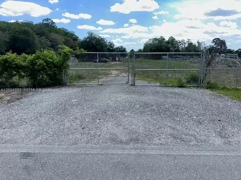 755 N Hacienda, Clewiston, FL 33440