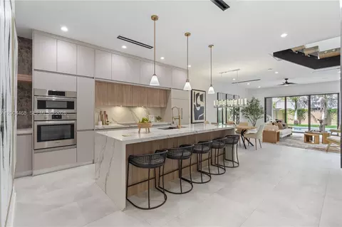 609 NE 8th Ave #B, Fort Lauderdale, FL 33304