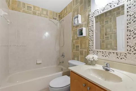 Bath - 22251 SW 88th Path, Cutler Bay, FL 33190 photo 4 of 4