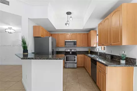 Kitchen - 22251 SW 88th Path, Cutler Bay, FL 33190 photo 2 of 3