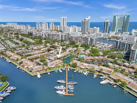2667 S Parkview Dr, Hallandale Beach, FL 33009