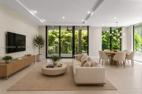 104 NE 16th Ter, Fort Lauderdale, FL 33301