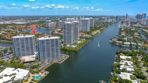 20505 E Country Club Dr #PH-38, Aventura, FL 33180