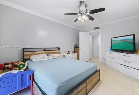 Bedroom - 440 E 23rd St #1310, Hialeah, FL 33013 photo 4 of 6