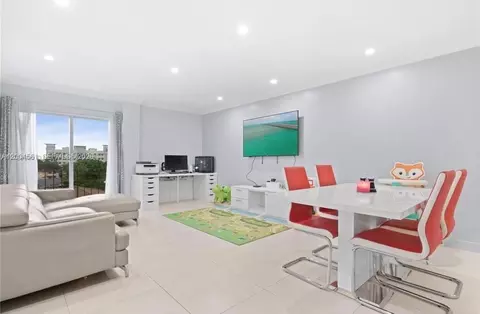 440 E 23rd St #1310, Hialeah, FL 33013