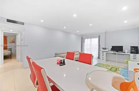 Dining - 440 E 23rd St #1310, Hialeah, FL 33013 photo 1 of 1