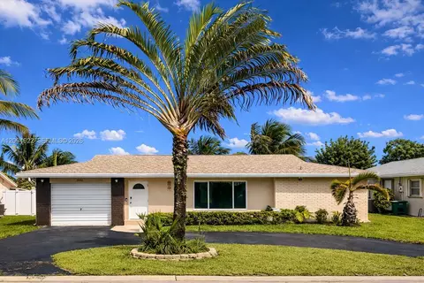 8102 NW 96th Ter, Tamarac, FL 33321