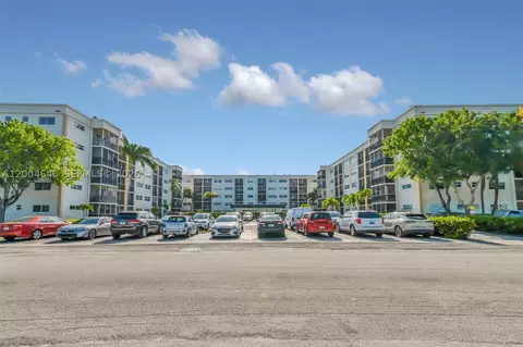 220 SW 9th Ave #501, Hallandale Beach, FL 33009