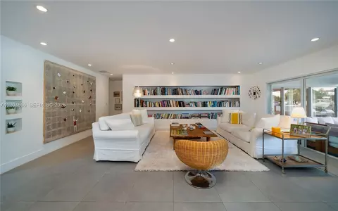 861 Harbor Dr, Key Biscayne, FL 33149 photo 3