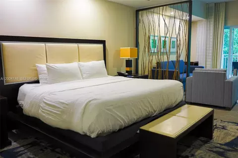 5300 NW 87th Ave #311, Doral, FL 33178