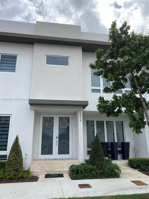 10424 NW 63rd Ter, Doral, FL 33178