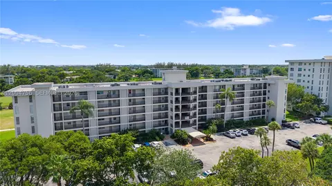 2691 S Course Dr #202, Pompano Beach, FL 33069