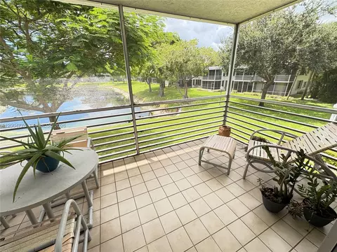 4280 Oaks Ter #203, Pompano Beach, FL 33069