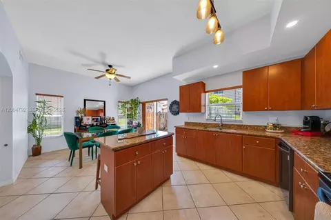 8906 SW 221st Ter, Cutler Bay, FL 33190