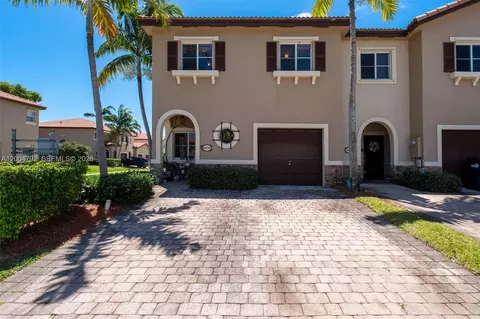 8906 SW 221st Ter, Cutler Bay, FL 33190