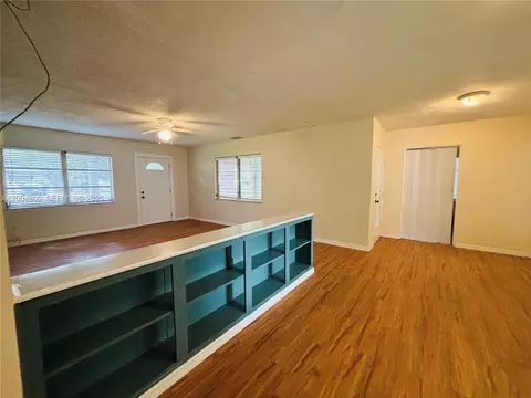 Living - 2346 Alice Ave, Eustis, FL 32726 photo 3 of 4