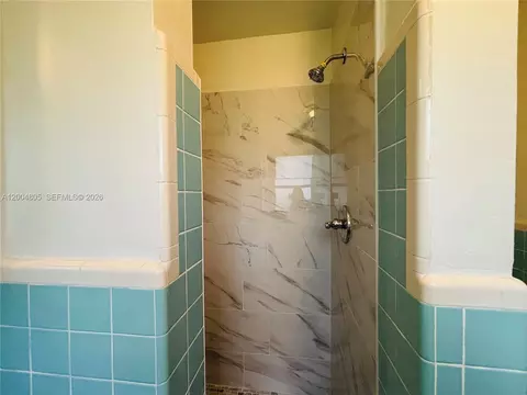 Bath - 2346 Alice Ave, Eustis, FL 32726 photo 3 of 3