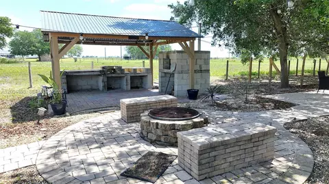Exterior - 7655 17th Pl, Labelle, FL 33935 photo 5 of 10