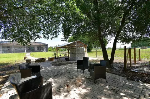 Exterior - 7655 17th Pl, Labelle, FL 33935 photo 10 of 10