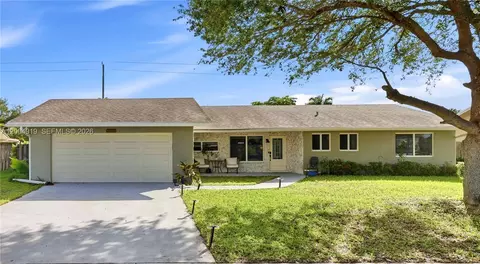 1200 Rowayton Cir, Wellington, FL 33414