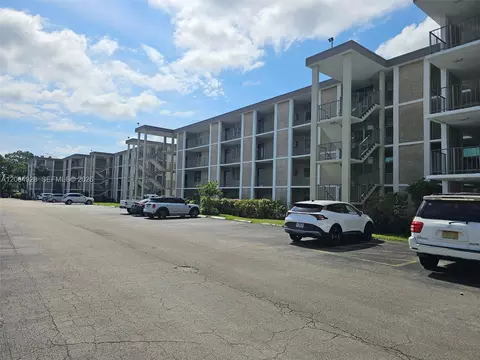2998 NW 48th Ter #432, Lauderdale Lakes, FL 33313