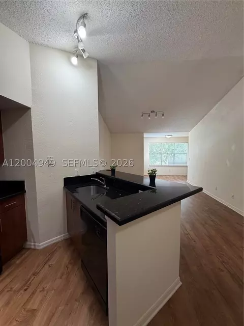 12950 Vista Isles Dr #424, Sunrise, FL 33325