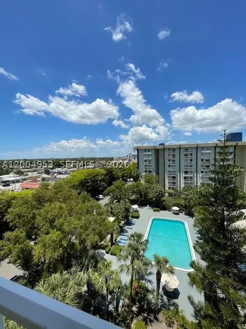 4550 NW 9th St #803E, Miami, FL 33126