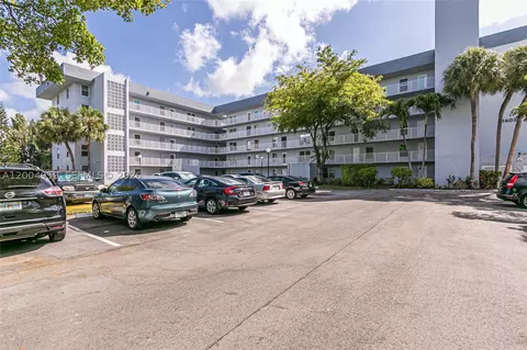 1402 NW 80th Ave #302, Margate, FL 33063