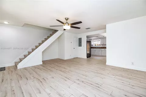 7920 Kimberly Blvd #305, North Lauderdale, FL 33068