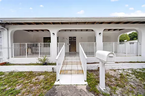3061 NW 14th St, Miami, FL 33125