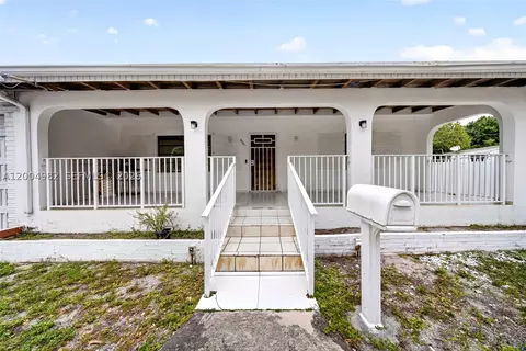 3061 NW 14th St, Miami, FL 33125